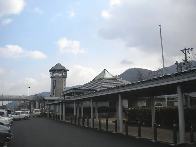 貞光ゆうゆう館さんまで3300m
