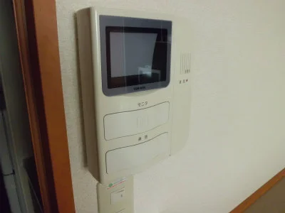モニターホン。来客の顔を確認できます。