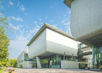 愛媛県美術館まで車11分