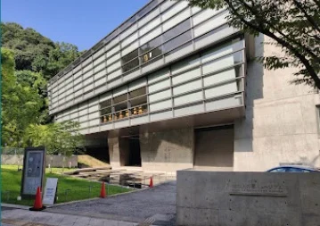 坂の上の雲ミュージアムまで車6分