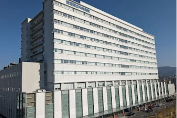 愛媛県立中央病院まで車8分