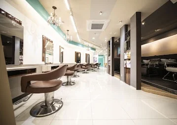 EARTH A 松山銀天街店まで徒歩7分