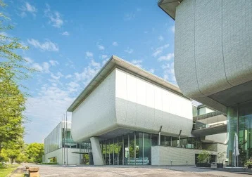 愛媛県美術館まで車11分