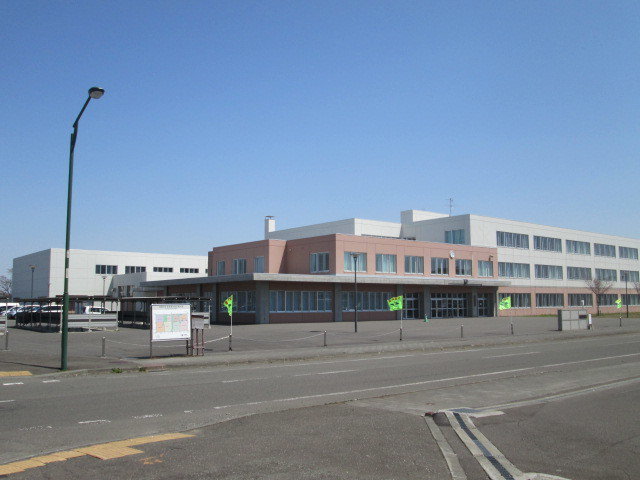 千歳市立勇舞中学校まで850m