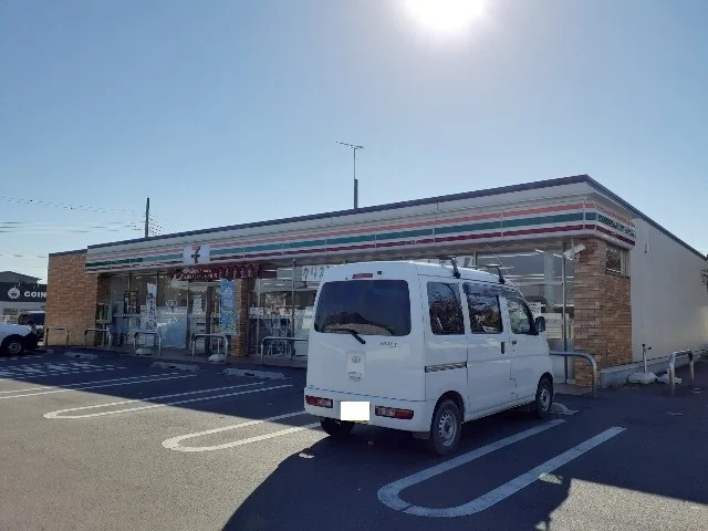 セブンイレブン小山犬塚４丁目店まで400m