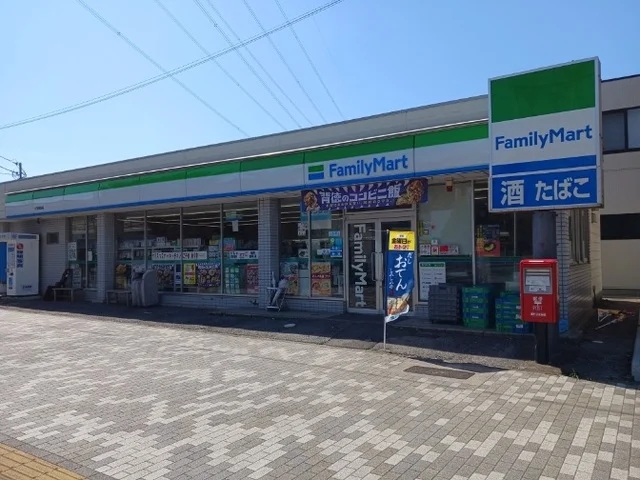ファミリーマート小室駅前店まで450m