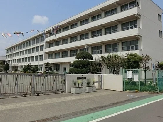 落合小学校まで440m
