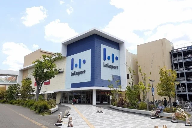 ららぽーと湘南平塚まで700m