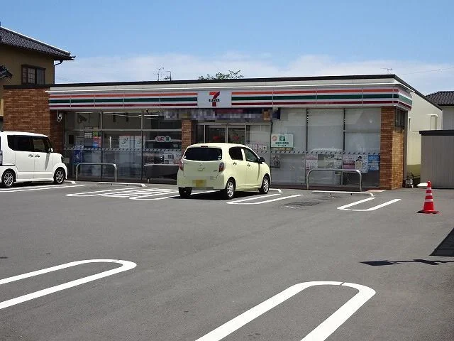 セブンイレブン　三ヶ名店まで400m