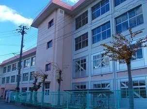 花田小学校まで1000m