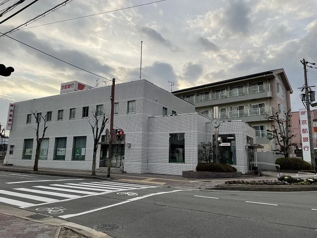 京都銀行様まで110m