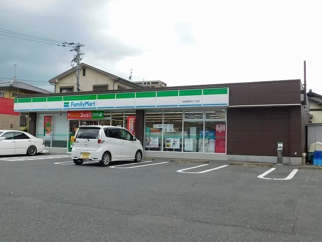 ファミリーマート原田店まで550m