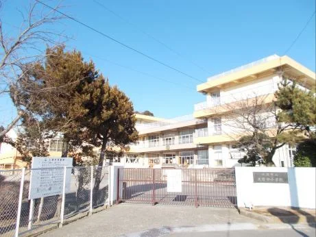 大岩田小学校まで900m