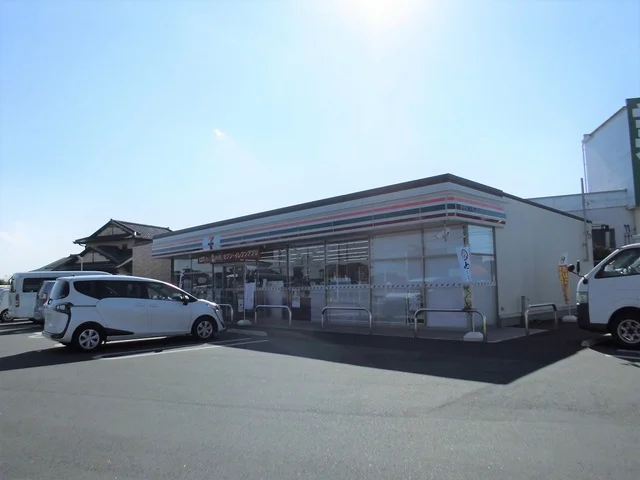 セブンイレブンまで1300m