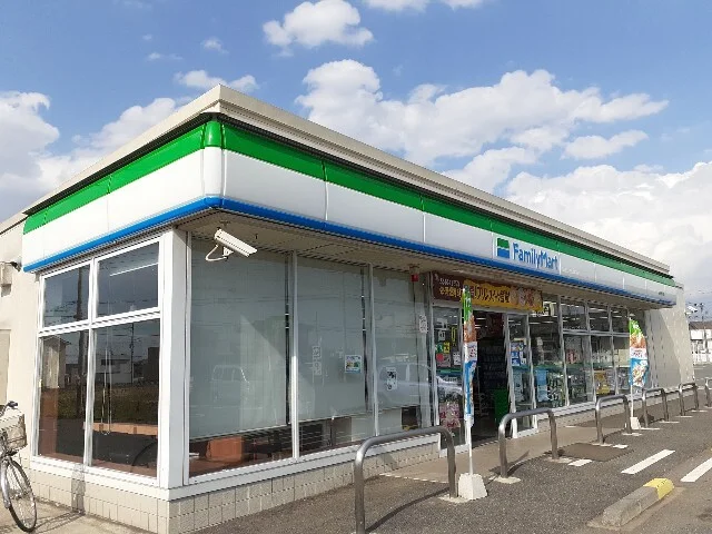 ファミリーマート筑西布川店まで600m