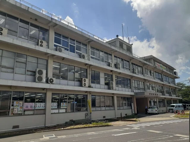 美祢市役所まで634m