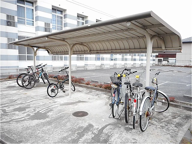 屋根付き駐輪場あり