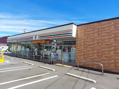 コンビニまで834メートル