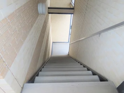 階段上からのアングルです
