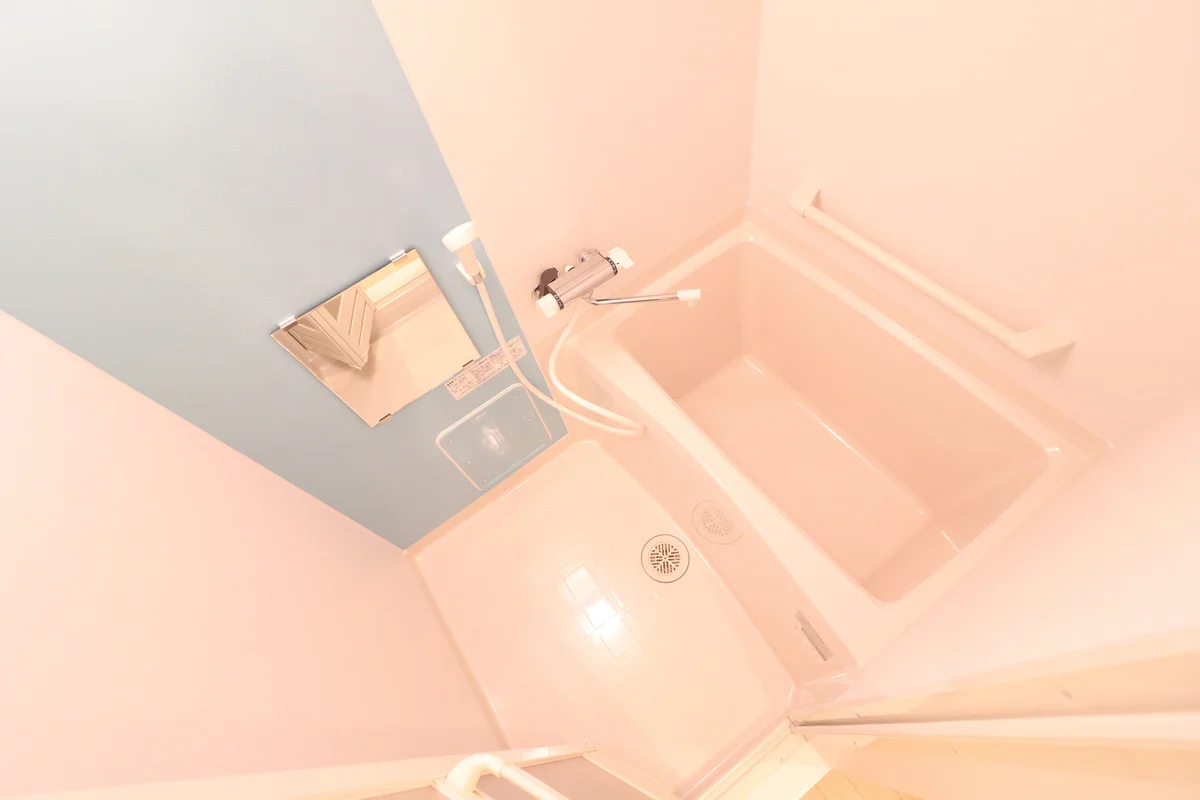 カラーパネル採用！明るい色調のユニットバス