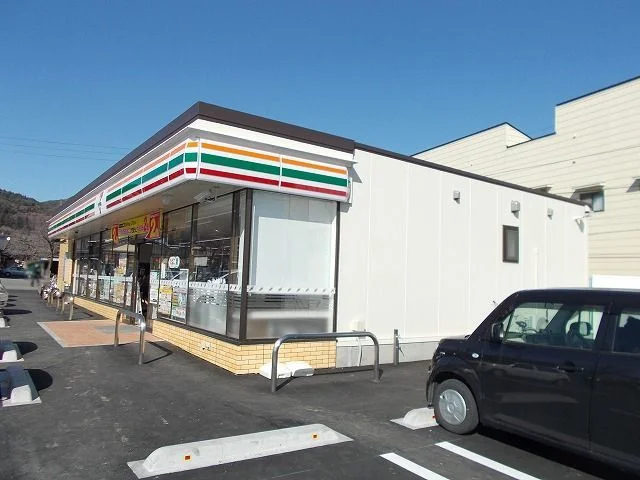 セブンイレブン　岡谷長地店まで1100m