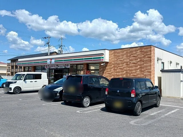 セブンイレブン愛知川豊満店様まで1500m