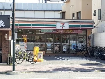 セブンイレブン円町駅前まで550m