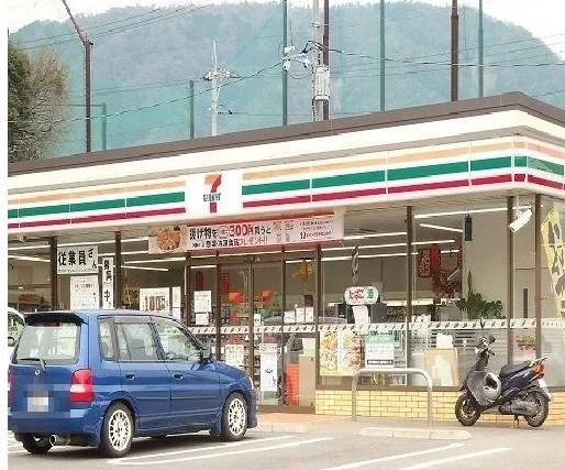 セブンイレブンまで1000m