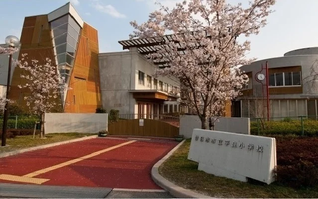 平良小学校まで450m