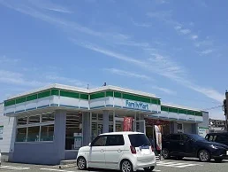 ファミリーマート鶴羽田店まで2500m