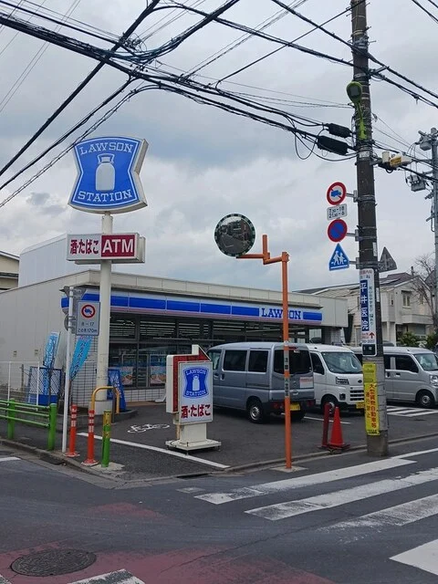 ローソンまで37m