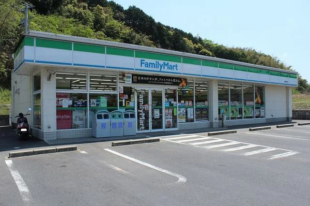 ファミリーマート 唐津佐志店まで750m