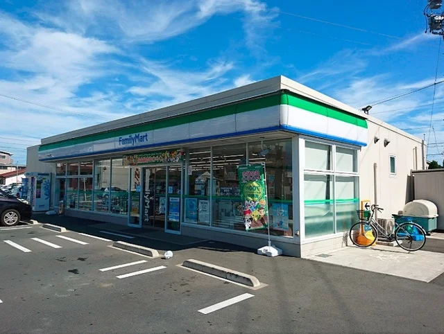 ファミリーマート浜松上西店まで350m