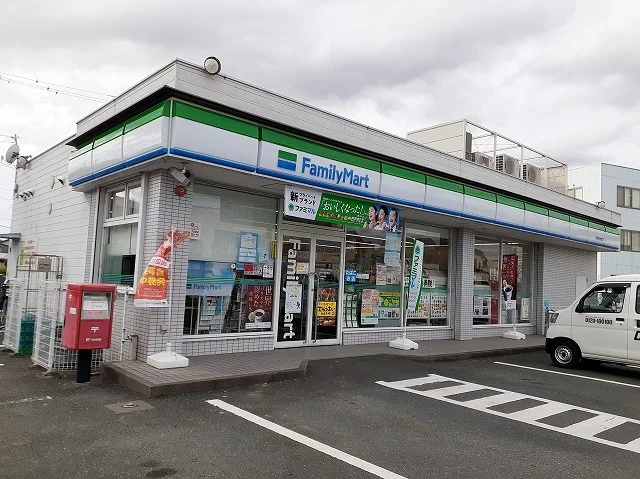 ファミリーマート浜松西本郷店まで400m