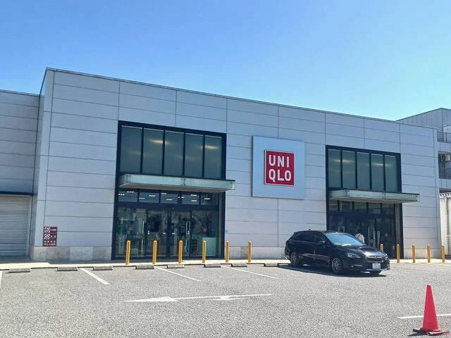 ユニクロ西宮室川店様まで350m
