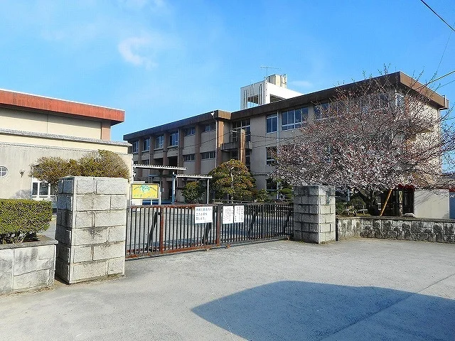 御野小学校まで850m