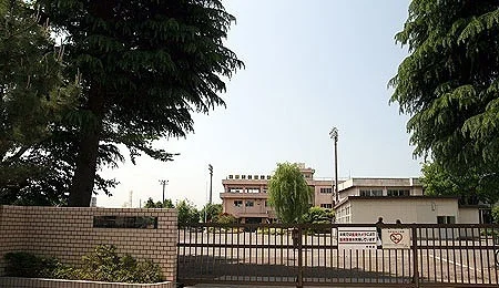 相模原市立向陽小学校まで1600m