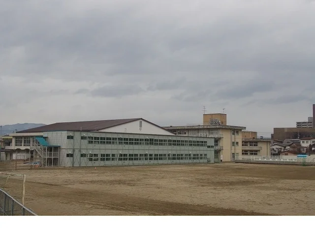 福島市立岳陽中学校まで600m