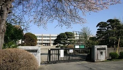 茨城町立長岡小学校まで1300m