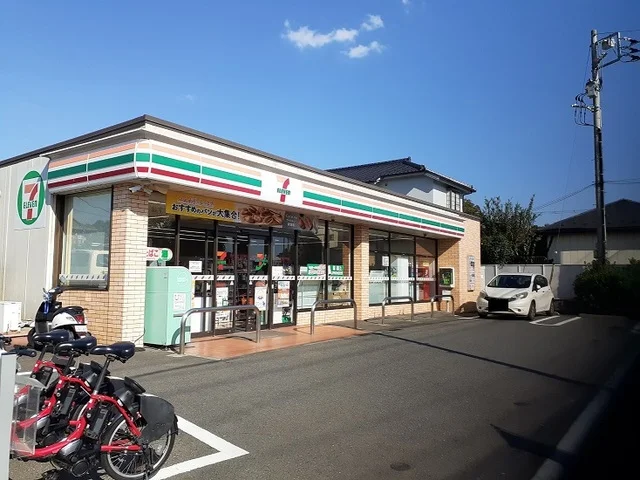 セブンイレブンまで700m