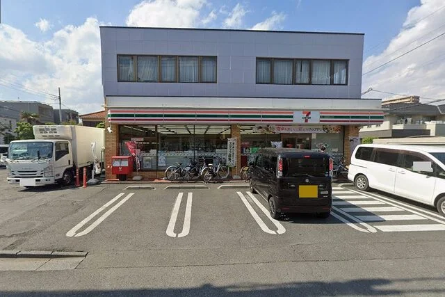 セブンイレブン　浦和常盤店まで500m