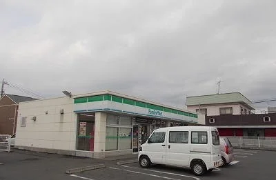ファミリーマート長伏店まで250m