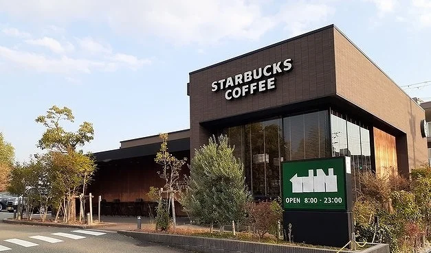 スターバックス様まで700m
