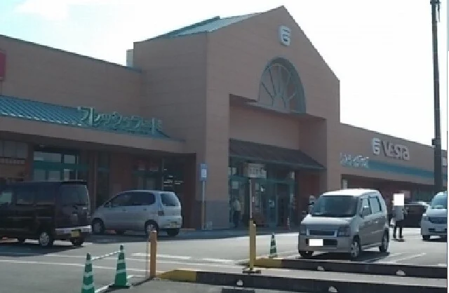 フジグラン十川店さんまで1800m