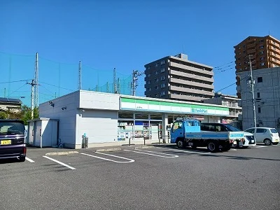 ファミリーマートさんまで190m