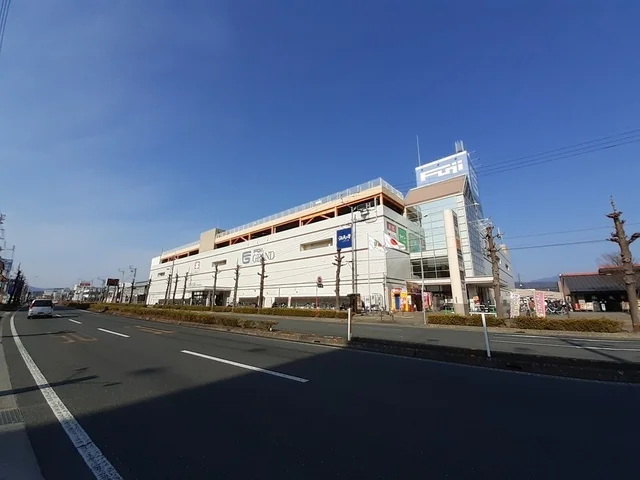 フジグラン高知まで1700m