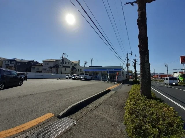 ローソン 高知鴨部店まで500m