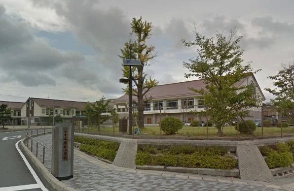 原井小学校まで3200m