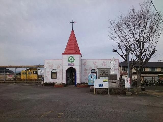 島原鉄道愛野駅まで250m