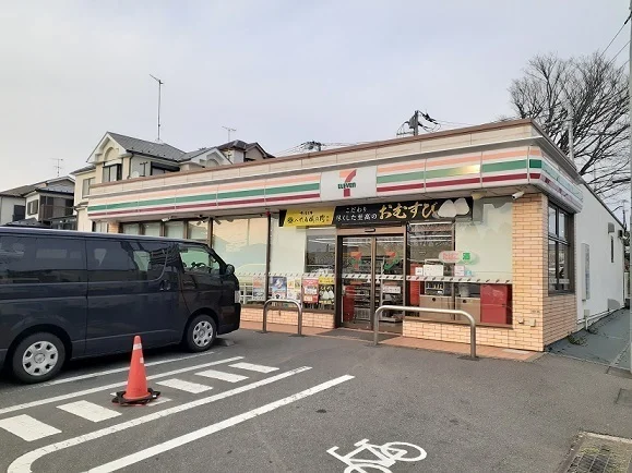 セブンイレブン横浜原宿３丁目店まで562m